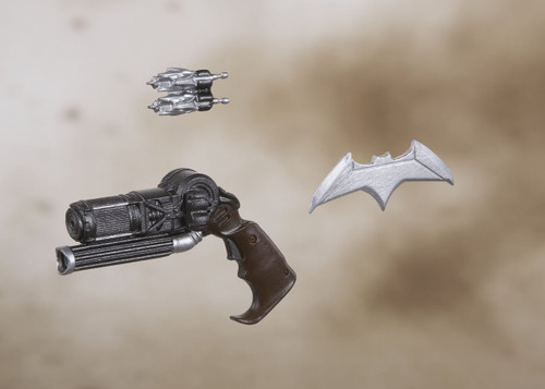 Bandai 197829 S.H. Figuarts Batman (Justice League) Action Figure