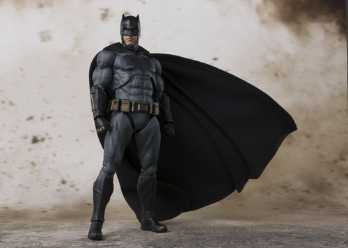 Bandai 197829 S.H. Figuarts Batman (Justice League) Action Figure