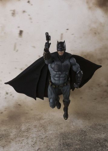 Bandai 197829 S.H. Figuarts Batman (Justice League) Action Figure