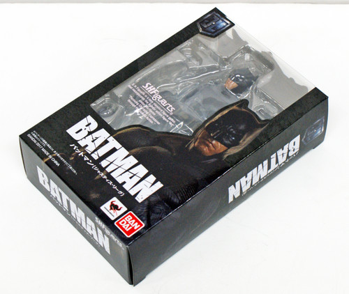 Bandai 197829 S.H. Figuarts Batman (Justice League) Action Figure