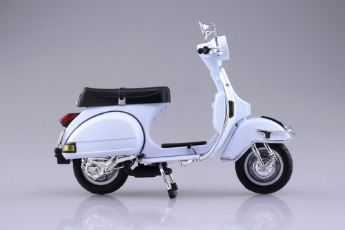 Aoshima Skynet 03395 Vespa P200E (1978/White) 1/12 scale Finished Model
