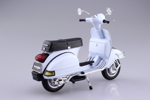 Aoshima Skynet 03395 Vespa P200E (1978/White) 1/12 scale Finished Model