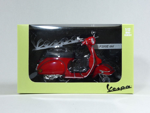 Aoshima Skynet 80764 Vespa P200E (1978/Red) 1/12 scale Finished Model