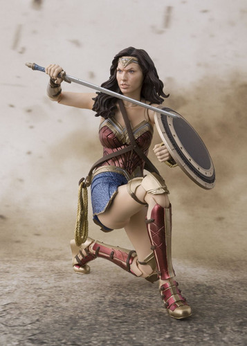 Bandai 197812 S.H. Figuarts Wonder Woman (Justice League) Action Figure