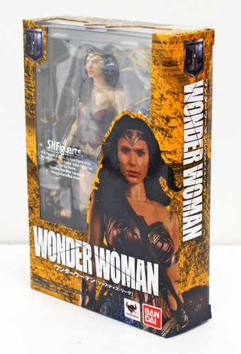Bandai 197812 S.H. Figuarts Wonder Woman (Justice League) Action Figure