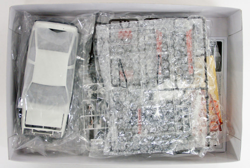 Aoshima 53140 SP Toyota AE86 Trueno Sprinter 1983 White/Black 1/24 Pre-painted Model kit