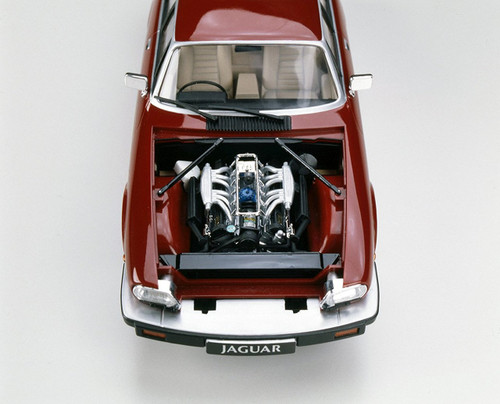 Hasegawa 20321 Jaguar XJ-S V12 1/24 scale kit