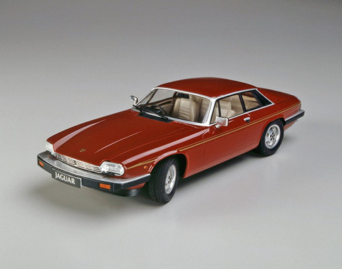 Hasegawa 20321 Jaguar XJ-S V12 1/24 scale kit