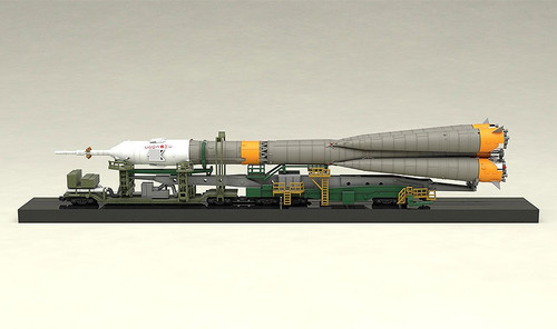 Good Smile Soyuz Rocket & Transport Train 1/150 Scale Plastic Model Kit