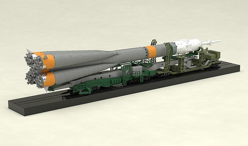Good Smile Soyuz Rocket & Transport Train 1/150 Scale Plastic Model Kit