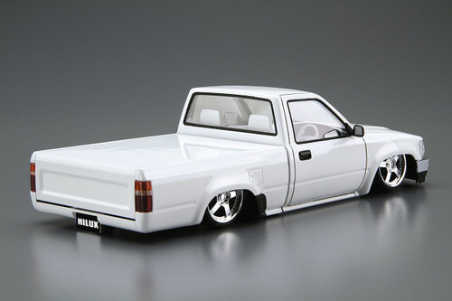 Aoshima 54505 RN80 Hilux Custom '95 (TOYOTA) 1/24 scale kit