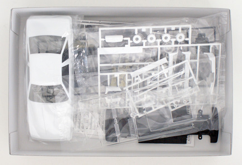 Aoshima 54864 The Model Car 67 Toyota MZ11 Soarer 2800GT-Extra 1981 1/24 scale kit