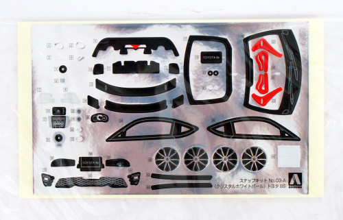 Aoshima 54185 Toyota 86 Crystal White Pearl 1/32 pre-painted kit