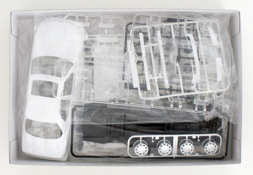 Aoshima 55519 The Model Car 72 Toyota UCF11 Celsior 4.0C Type F Package 1992 1/24 scale kit