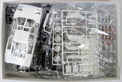 Aoshima 46708 Lamborghini Countach LP400 1/24 Scale Kit
