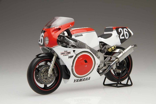 Fujimi Bike-06 Yamaha YZF750 1987 Team Lucky Strike Roberts 1/12 Scale Kit