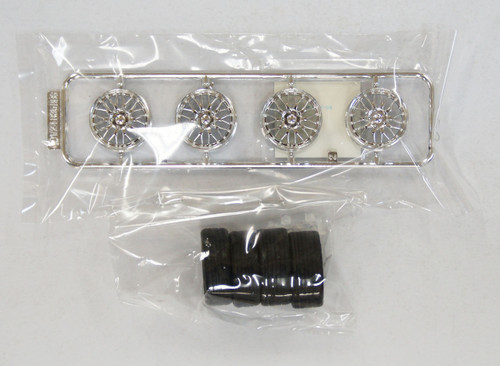 Fujimi TW57 BBS Wheel Wheel & Tire Set 20 inch 1/24 Scale Kit