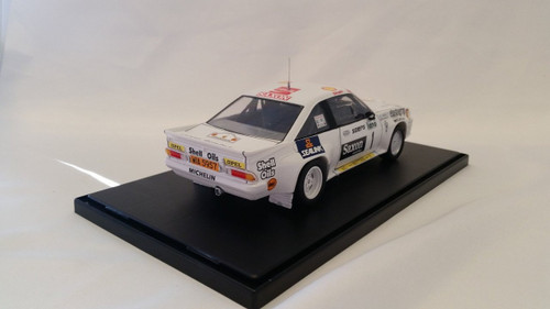 Aoshima (BELKitS) 105504 Opel Manta 400 GR.B Jimmy McRae 24 Uren van Ieper 1/24 Scale kit