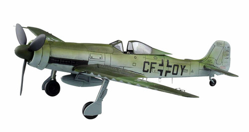 Aoshima 56455 Focke-Wulf Ta 152H-0 Super Detail 1/72 scale kit (4905083056455)
