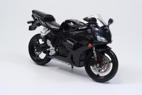 Aoshima Skynet 05627 Honda CBR1000RR 1/12 Scale Finished Model