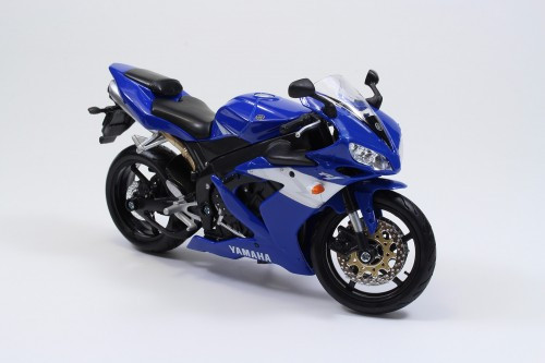 Aoshima Skynet 05610 YAMAHA YZF-R1 1/12 Scale Finished Model
