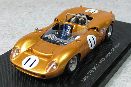Ebbro 44275 Lola T70 Mk.2 1968 Japanese GP No.11 (Gold) 1/43 Scale