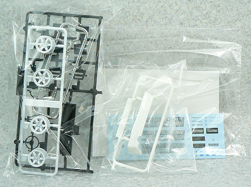 Aoshima 47750 Toyota Sprinter Trueno (AE86) Car Boutique Club 1/24 Scale Kit