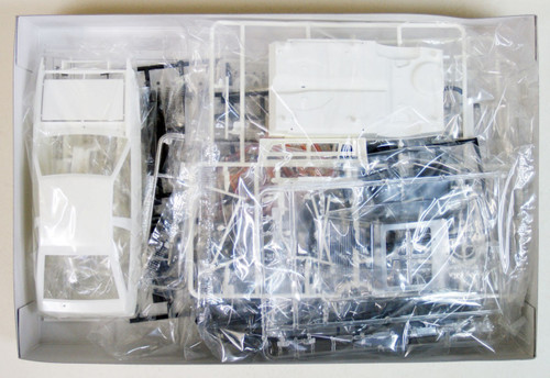 Aoshima 47750 Toyota Sprinter Trueno (AE86) Car Boutique Club 1/24 Scale Kit