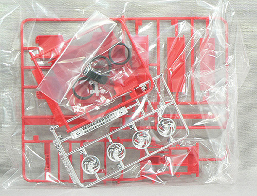 Aoshima 32794 Toyota Hilux 80 New Old School (Pick Up Truck) 1/24 Scale Kit