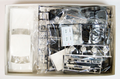 Aoshima 41390 Nissan 330 Cedric 4Dr HT2000 SGL-E 1/24 Scale Kit