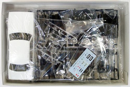 Aoshima 41680 Nissan Skyline 4Dr 2000 GT-E S (HGC210) 1977 Model 1/24 Scale Kit