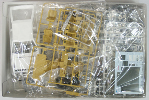 Aoshima 04678 Initial D T.Fujiwara 86 Trueno (Comics Vol.37 Version) 1/24 Scale Kit