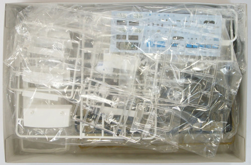 Aoshima 08249 Toyota Celsior VLENE HEROism Kiwami 1/24 Scale Kit