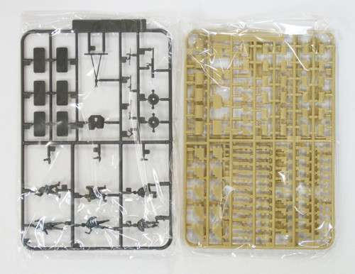 Fujimi WA33 World Armor Field Accessories with 6 soldiers 1/76 Scale Kit