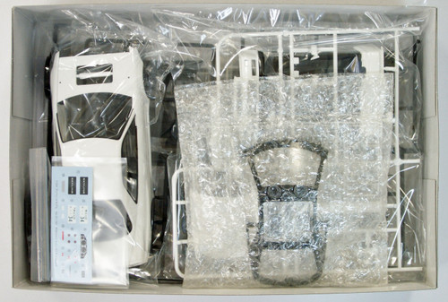 Aoshima 08607 Nissan R34 Skyline GT-R V-Spec II White Pearl 1/24 Scale Kit (Pre-painted Model)