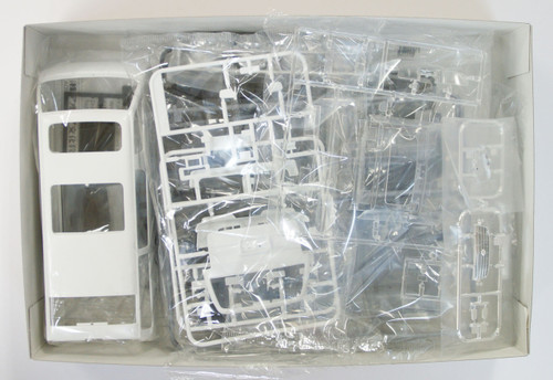 Aoshima 10457 Toyota HIACE Wagon Super Custom Limited 1/24 Scale Kit