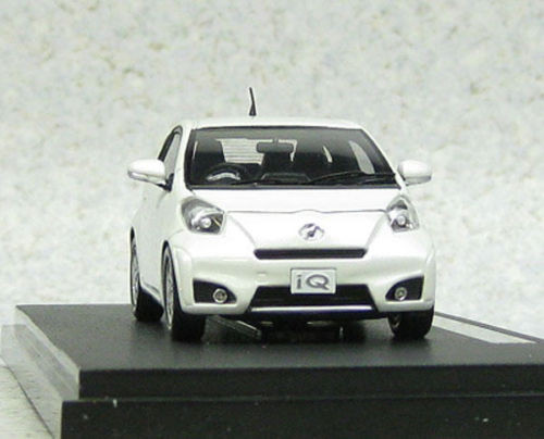 Ebbro 44696 TOYOTA IQ WHITE 1/43 Scale