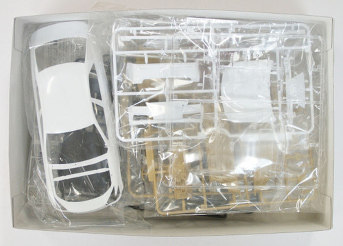 Aoshima 08454 AWS210 Toyota Crown Hybrid Royal Saloon G 2012 1/24 Scale Kit