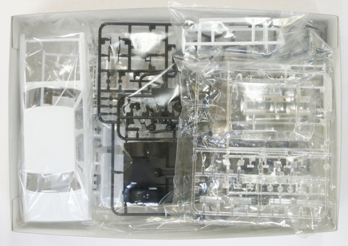 Aoshima 07839 Nissan 430 Cedric Sedan 200STD Privately Owned Taxi 1/24 Scale Kit