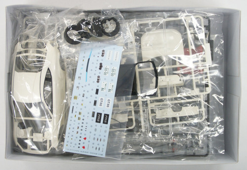 Aoshima 10051 Toyota 86 GT Limited 2012 Satin White Pearl 1/24 Scale Kit (Pre-painted Model)