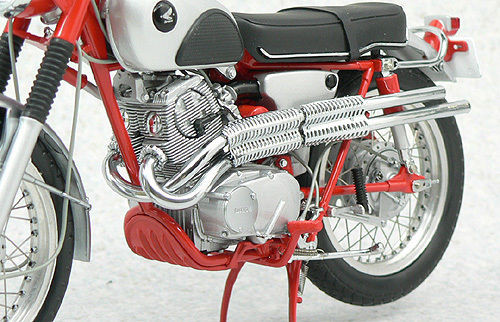 Ebbro 10011 Honda CL72 Export 1962 1/10 Scale