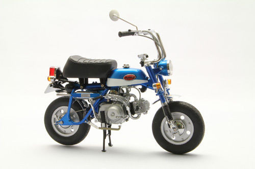 Ebbro 10021 Honda Monkey Z50Z (Blue) 1/10 Scale