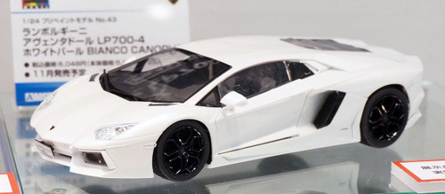 Aoshima 11393 Lamborghini Aventador LP700-4 (White Pearl) 1/24 Scale Kit (Pre-painted Model)