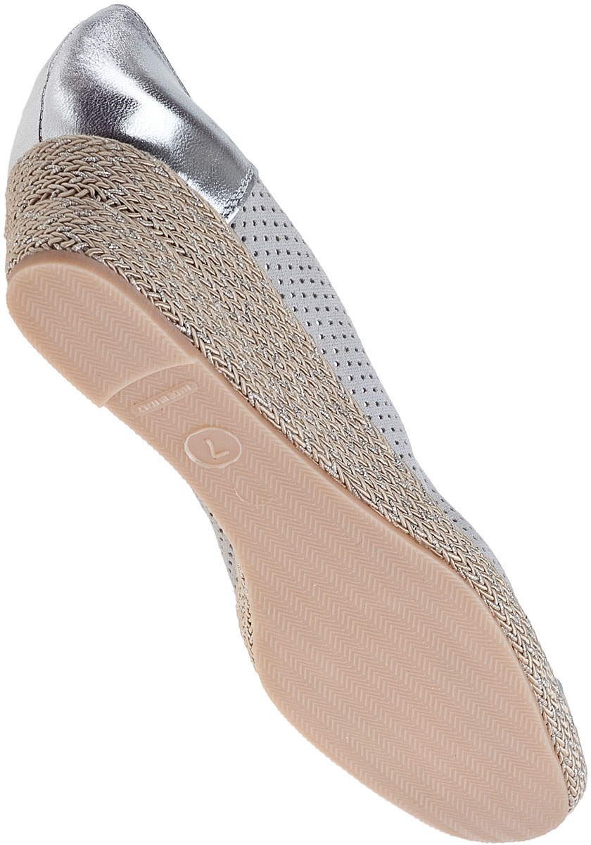 wedge pumps white