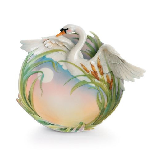 Franz Porcelain Swan Lake Ornamental Plate FZ01569