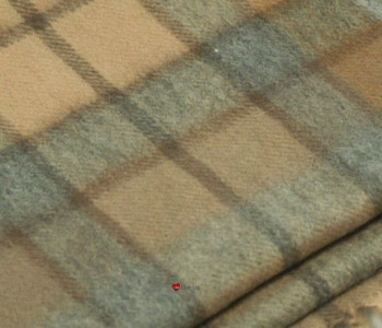 100% Cashmere Scarf in Buchanan Natural Tartan 100% Cashmere Scarf in Buchanan Natural Tartan