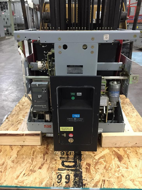 AKR-10F-75 GE 3200A EO/DO LSIG Air Circuit Breaker AKR-10F-75 GE 3200A EO/DO LSIG Air Circuit Breaker