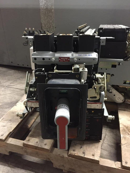 AKR-7D-30S GE 800A MO/DO LSI Air Circuit Breaker AKR-7D-30S GE 800A MO/DO LSI Air Circuit Breaker