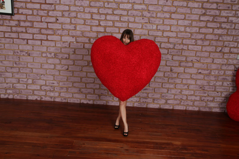 https://cdn8.bigcommerce.com/s-dee9d/product_images/uploaded_images/4-foot-giant-red-heart-pillow-1-.jpg