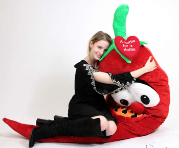 Big Plush Hot Pepper 6 Foot Soft Huge with Heart Says A HOTTIE FOR A HOTTIE Big Plush Hot Pepper 6 Foot Soft Huge with Heart Says A HOTTIE FOR A HOTTIE